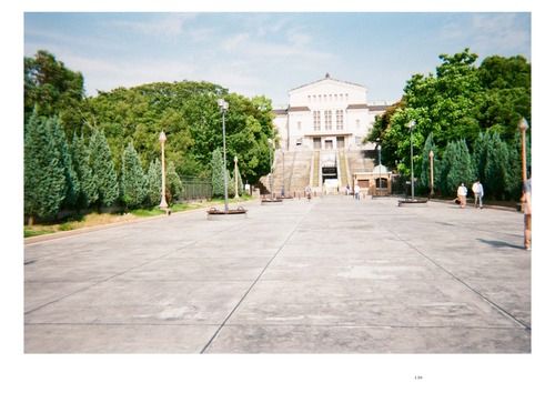 The Osaka City Museum of Fine Arts, a place of personal significance for the photographer, who had a painting displayed there as a child. &nbsp; &nbsp; Source: Homedoor