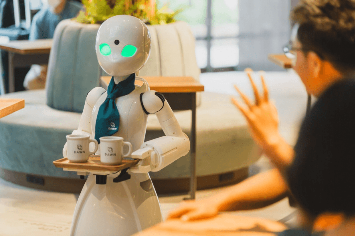 カフェの接客は「分身ロボット」で