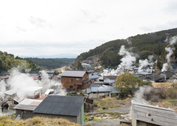 「埋もれた宝」の地熱発電で温泉郷に新たな活力
